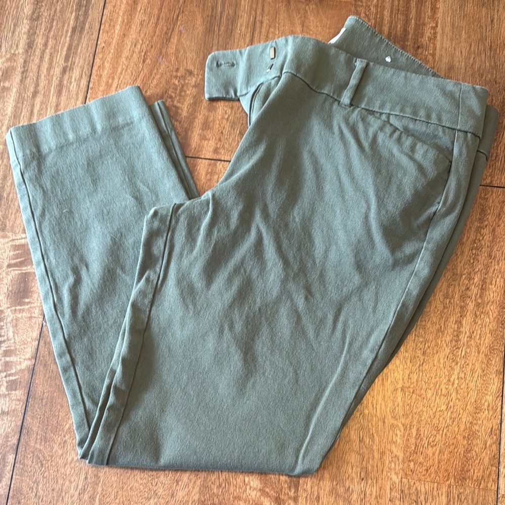 LOFT Olive Green Cropped Pants